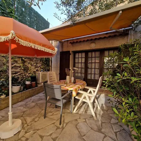 펜션 Charming House Just A Few Minutes From The 생트막시메